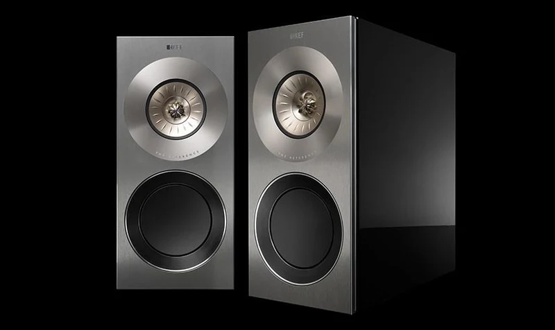 Kef Reference 1 Piano Black - Display with Stands