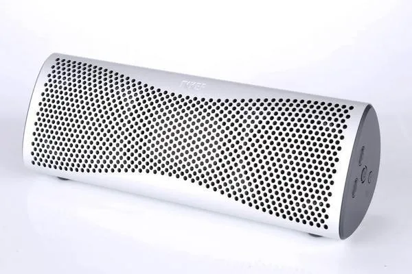 KEF MUO Light Silver